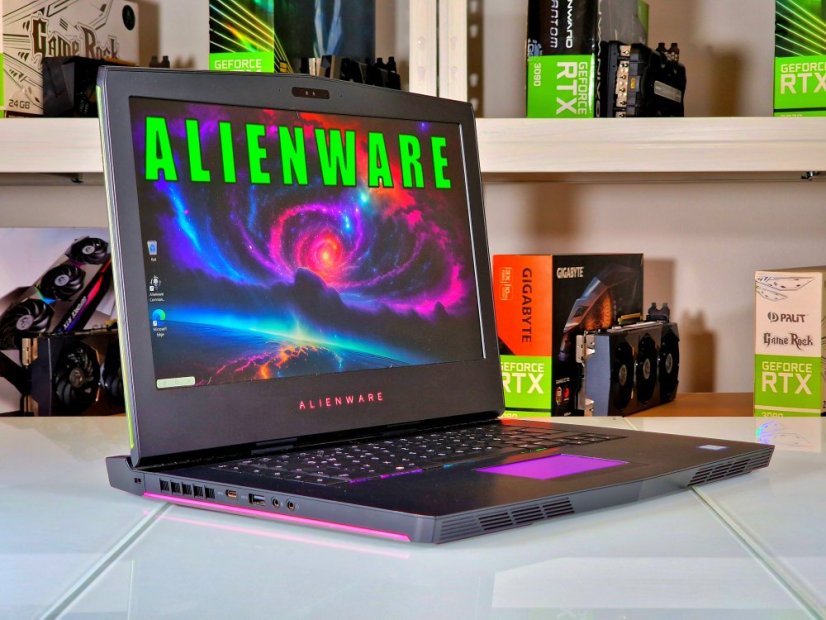 PC Portable Gamer Dell Alienware M15 R4 • GARANTIE 12M • 15,6 FHD • i7-8750H • GTX 1070 8GB • 16GB • 256 SSD + 1TB HDD • WIN11