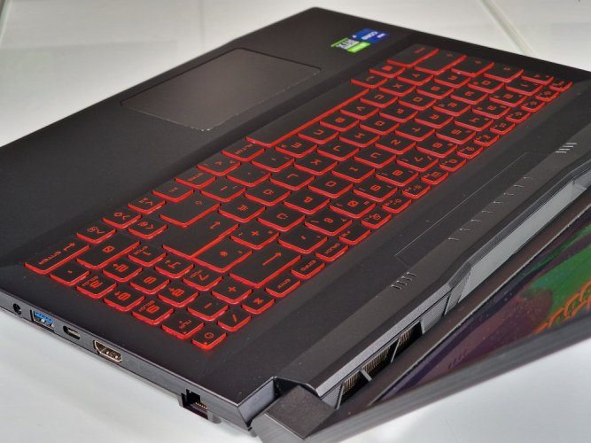 Herný notebook MSI Katana GF65 - ZÁRUKA 12M | 15,6" 144Hz | Intel Core i7-11800H | 16 GB | RTX 3070 8 GB | 512 GB SSD | WIN11