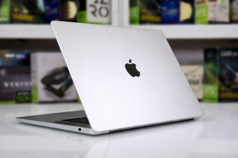 Apple MacBook Air 13 2020 M1 • ZÁRUKA 12M • 13 RETINA • M1 8-CORE CPU • 7-CORE GPU • 8GB • 256 SSD • MACOS