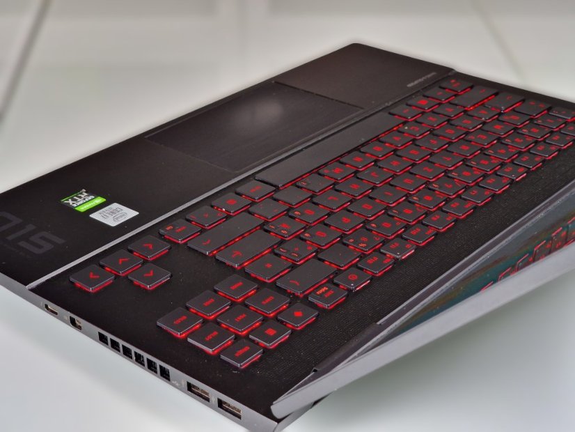 Herní notebook HP Omen 15 • ZÁRUKA 12M • 15,6 144Hz • Intel Core i7-10750H • RTX 2070 8GB • 16GB • 512 SSD • WIN11