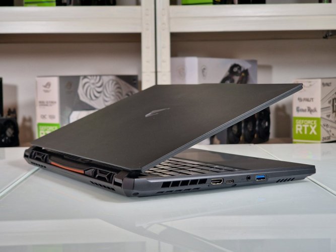 Herný notebook GIGABYTE AORUS 15 - ZÁRUKA 12M | 15,6" 165Hz QHD | Intel Core i5-12500H | 32 GB DDR5 | RTX 3080 Ti 16GB | 1000 GB SSD | WIN11