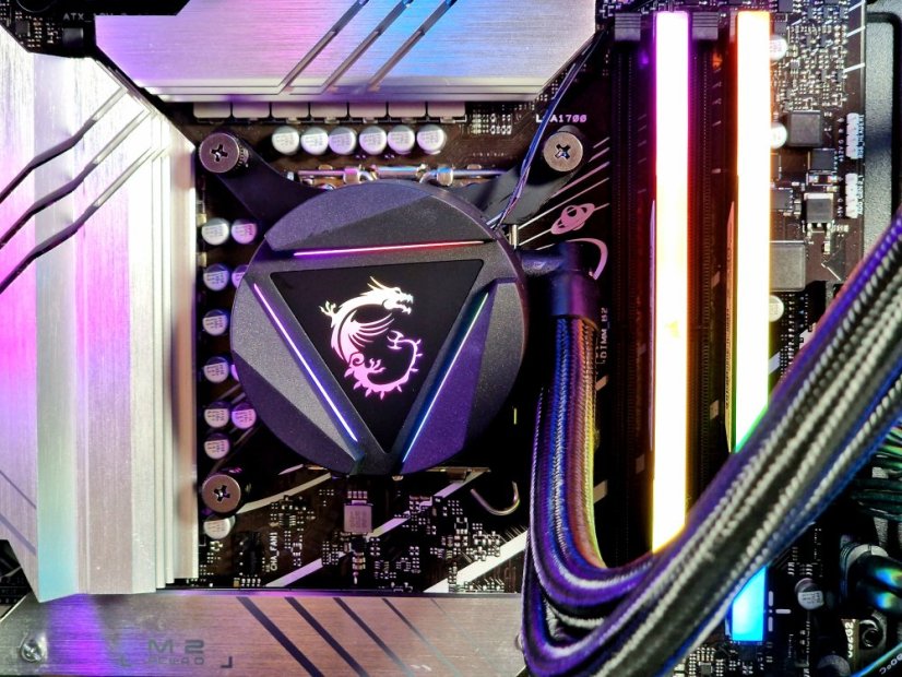 Herní PC compraider - ZÁRUKA 24M | Intel Core i7-13700F+vodní chlazení AIO RGB MSI 360 | RTX 3070 8GB | 32 GB DDR5 | 1000 SSD