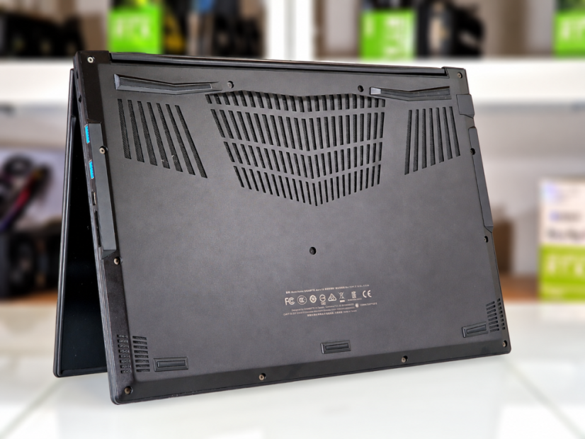 Gaming-Laptop GIGABYTE AERO 15 • GARANTIE 12M • 15,6 144Hz • Intel Core i7-8750H • 16 GB • RTX 2060 6GB • 512 SSD • WIN11