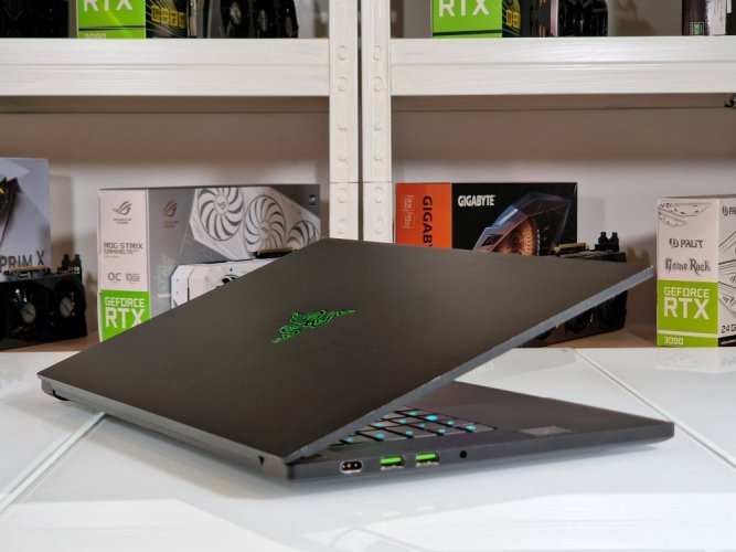 Laptop do gier Razer Blade 15 – GWARANCJA 12M | 15,6" 144Hz | Intel Core i7-8750H | 16GB | GTX 1070 8GB | 512 SSD | WIN11