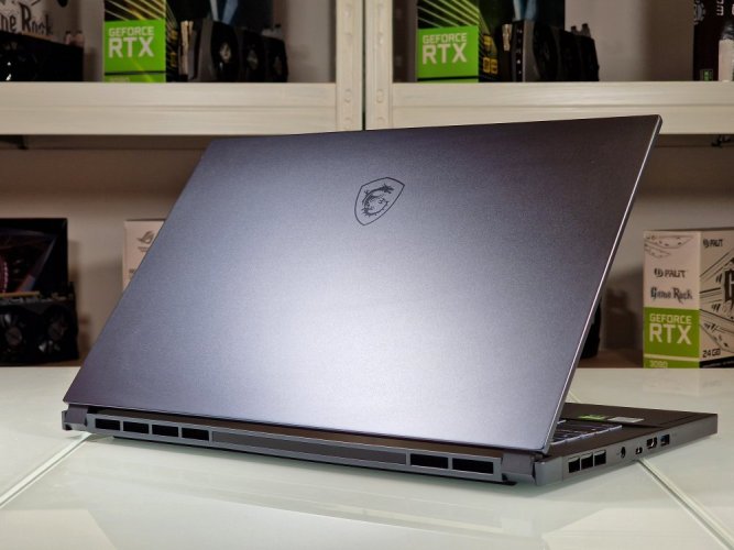 Gaming Laptop MSI Creator 15 - GARANTIE 12M | 15,6" 4K UHD | Intel Core i7-10875H | RTX 3070 8GB | 32GB | 1000 SSD | WIN11