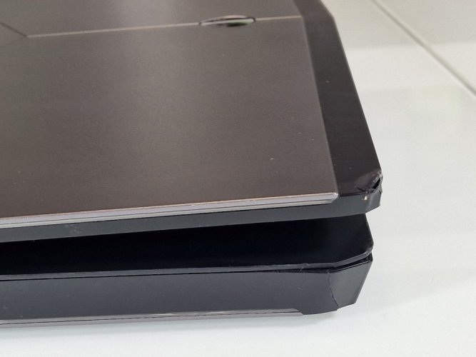 Gaming Laptop Dell Alienware M17 R5 - GARANTIE 12M | 17,3" QHD 120Hz | i7-8750H | GTX 1070 8GB | 16GB | 240 SSD + 1TB HDD | WIN11