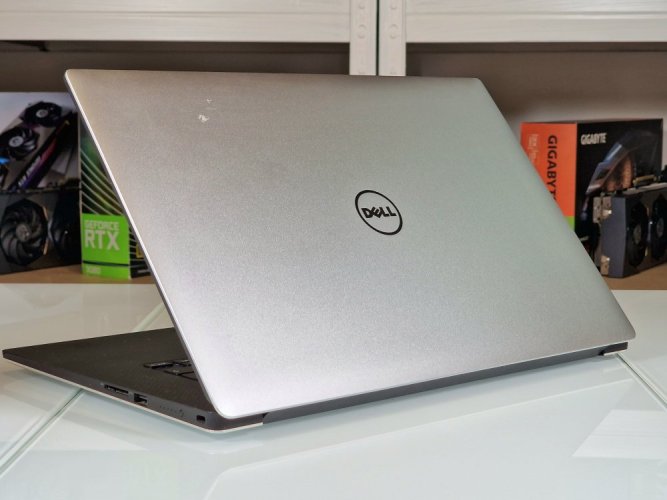 DELL XPS - ZÁRUKA 12M | 15,6" Full HD | Intel Core i7-7700HQ | GTX 1050 | 16 GB | 256 SSD | WIN11