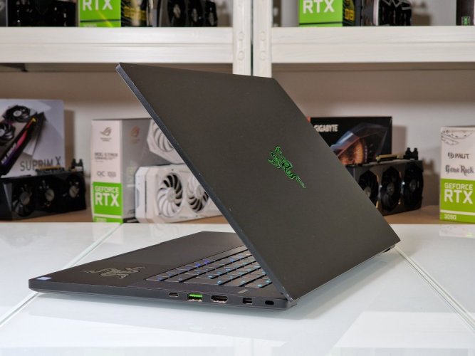 Herní notebook Razer Blade 15 - ZÁRUKA 12M | 15,6" 144Hz | Intel Core i7-8750H | 16GB | GTX 1070 8GB | 512 SSD | WIN11