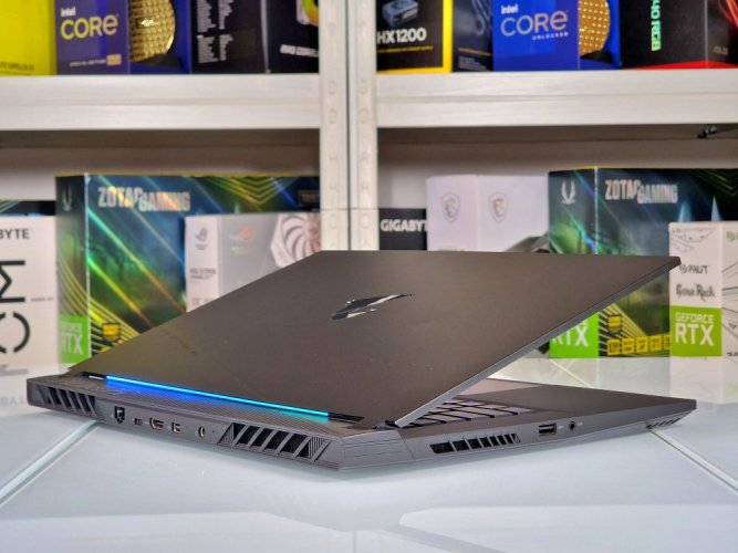 Gaming Laptop GIGABYTE AORUS 15 - GARANTIE 12M | 15,6" 144Hz | Intel Core i5-13500H | 16 GB DDR5 | RTX 4050 6GB | 512 SSD | WIN11