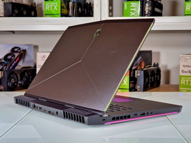 Laptop gamingowy Dell Alienware M15 R3 — GWARANCJA 12M | 15,6" 120 Hz | i7-7820HK | GTX 1070 8 GB | 16 GB | 512 SSD + 1 TB HDD | WIN11