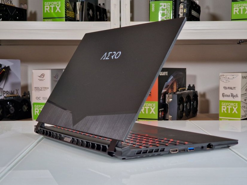 Herný notebook GIGABYTE AERO 15 OLED SA • ZÁRUKA 12M • 15,6 4K OLED • Intel Core i7-9750H • 16 GB • GTX 1660Ti 6GB • 512 GB SSD • WIN11