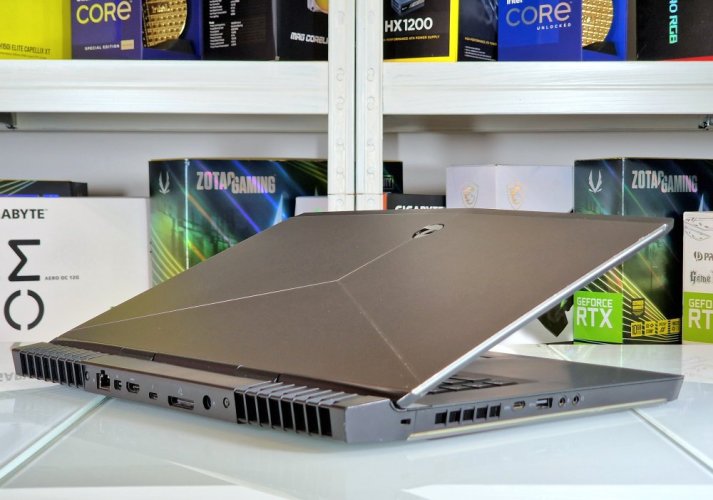 Laptop gamingowy Dell Alienware M15 R3 — GWARANCJA 12M | 15,6" FullHD | Intel Core i7-7700HQ | GTX 1070 8GB | 16GB | 256 SSD + 1TB HDD | WIN11