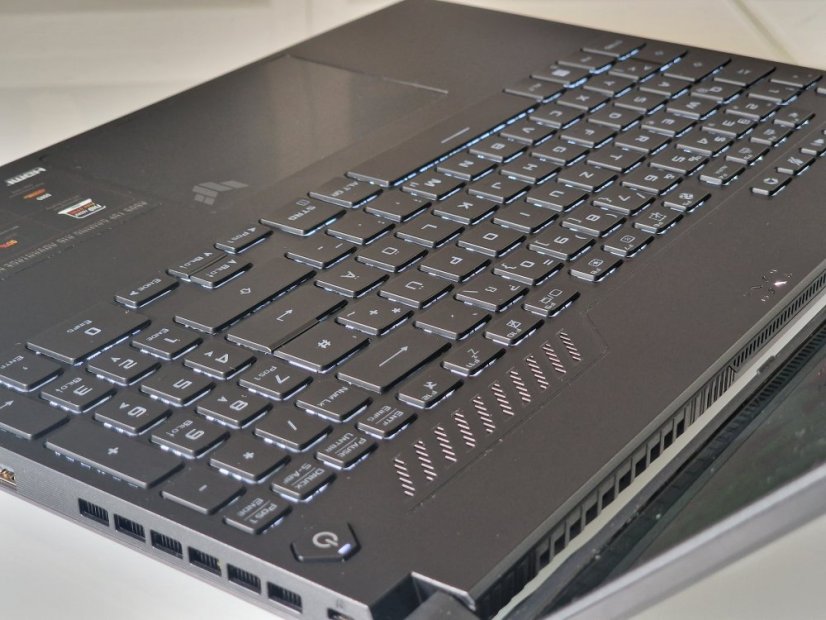 Gaming Laptop ASUS TUF Gaming A16 Gebraucht - GARANTIE 12M  | 16,1" 165Hz | AMD Ryzen 7 7735HS | RX 7600S 8GB | 16GB DDR5 | 1000 SSD | WIN11