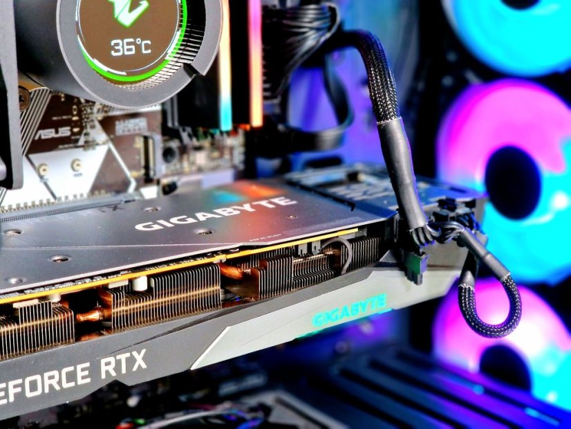 Herní PC compraider - ZÁRUKA 12M | Intel Core i5-9600KF+vodní chlazení AORUS 360 | RTX 3070 8GB | 16 GB | 512 SSD
