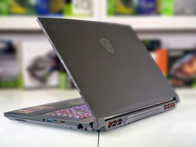 Gaming Laptop MSI KATANA 17 HX • GARANTIE 24M • 17,3 144 Hz • Intel Core i7-14650HX • RTX 5070 8GB • 16GB DDR5 • 1000 SSD • WIN11