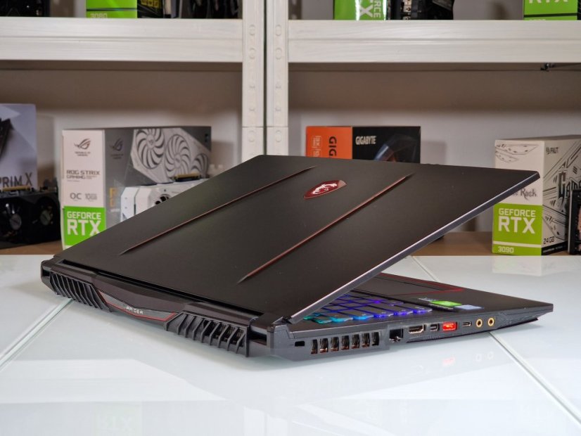 Gaming Laptop MSI Raider GE75 • GARANTIE 12M • 17,3 144Hz • Intel Core i7-8750H • RTX 2060 6GB • 16 GB • 256 SSD+1TB HDD • WIN11