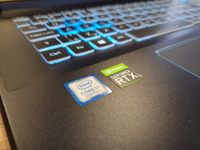 Zánovní herní notebook Acer PREDATOR - ZÁRUKA 12M | 17,3" 144Hz | i7-9750H | RTX 2070 8 GB | 16 GB | 512 SSD + 1 TB HDD