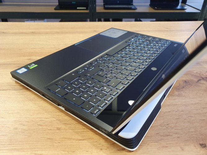 Herní notebook Dell G5 15 Gaming - 15,6" 144Hz | Intel Core i7-9750H | 16GB | RTX 2070 | 512 SSD+1TB HDD
