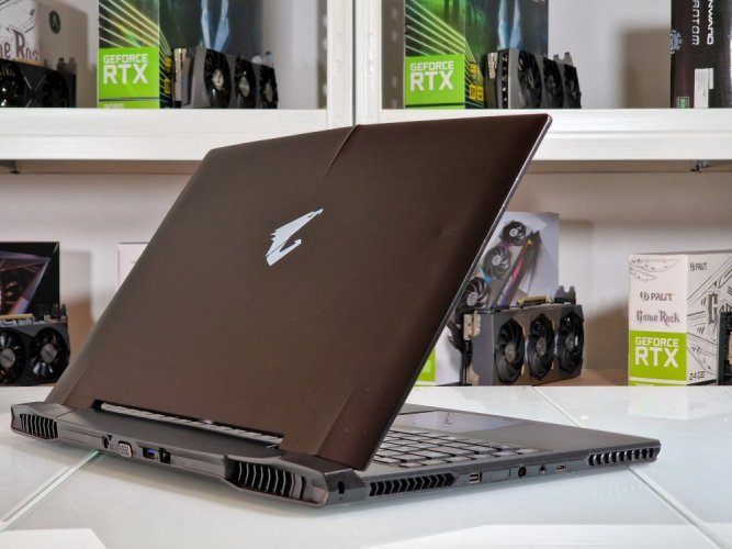 Herný notebook GIGABYTE AORUS X5 - ZÁRUKA 12 | 15,6" 4K UHD | Intel Core i7-6700HQ | 24 GB | GTX 980M 8GB | 256 GB SSD + 2 TB HDD | WIN11