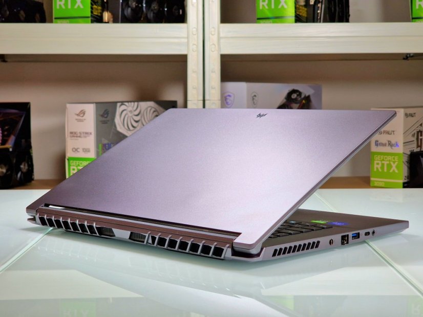 Gaming Laptop Acer Predator Triton 300 SE Gebraucht - GARANTIE 12M | 16" WQXGA 240Hz | Intel Core i7-12700H | RTX 3070 Ti  8GB | 16 GB DDR5 | 1TB SSD | WIN11