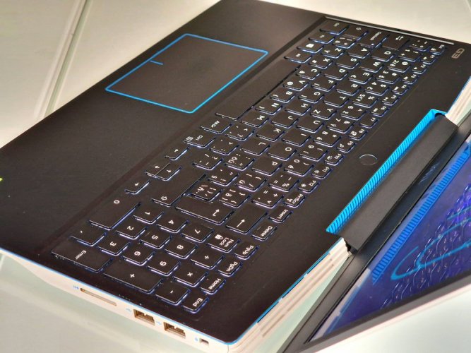 Herní notebook Dell G3 -  ZÁRUKA 12M | 15,6" | Intel Core i7-9750H | GTX 1660 Ti 6 GB | 16GB |  256GB SSD+750GB HDD | WIN11