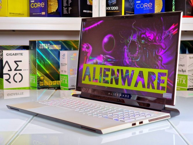 Herní notebook Dell Alienware M17 R2 - ZÁRUKA 12M | 17,3" 144Hz | Intel Core i7-9750H | RTX 2060 6GB | 16GB DDR4 | 512 SSD | WIN11