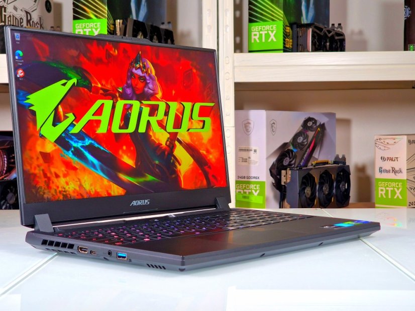 Gaming Laptop GIGABYTE AORUS 15 • GARANTIE12M •15,6 165Hz  QHD • Intel Core i5-12500H • 32 GB DDR5 • RTX 3080 Ti 16GB • 1000 GB SSD • WIN11
