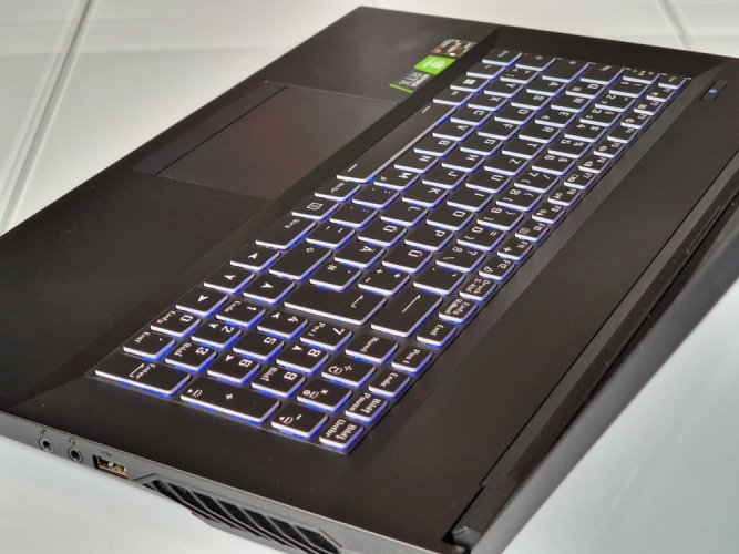 Herní notebook GIGABYTE A7 K1 -ZÁRUKA 12M | 17,3" 144Hz | AMD RYZEN 7 5800H | RTX 3060 6GB | 16GB | 1000 SSD