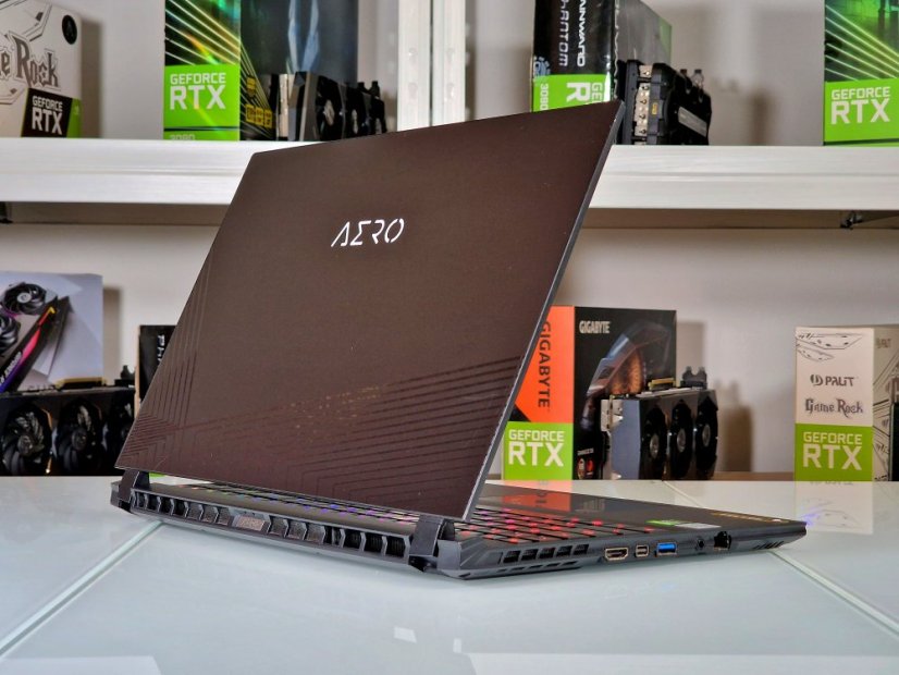 PC Portable Gamer GIGABYTE AERO 15 OLED • 15,6 4K OLED • Intel Core i7-10870H • 32Go • RTX 3060 6Go • 2TB SSD