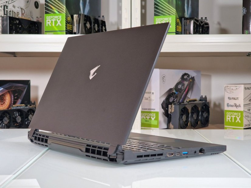 Gaming Laptop GIGABYTE AORUS 5 Gebraucht - GARANTIE 12M | 15,6" 144Hz | Intel Core i7-12700H | 16 GB | RTX 3070 8GB | 1000 GB SSD | WIN11