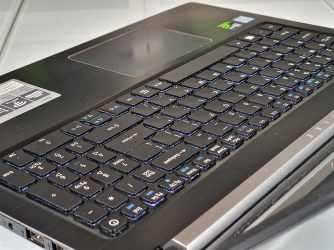 Herní notebook Acer Aspire 7 - ZÁRUKA 12M | 15,6" Full HD | Intel Core i7-7700HQ | GTX 1050 | 12 GB | 512 SSD | WIN11