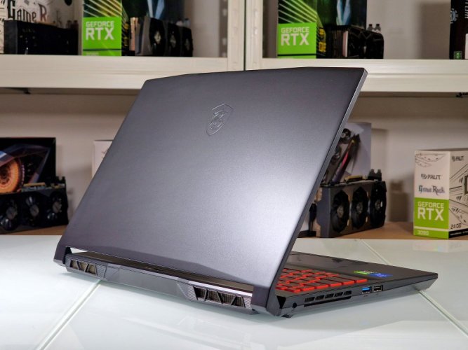 Gaming Laptop MSI Katana GF66 - GARANTIE 24M | 15,6" 144Hz | Intel Core i5-11400H | 16 GB | RTX 3060 6 GB | 512GB SSD | WIN11