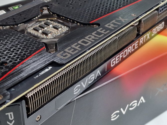 Grafická karta EVGA GeForce RTX 3080 XC3 ULTRA Gaming 10 GB - ZÁRUKA 12M
