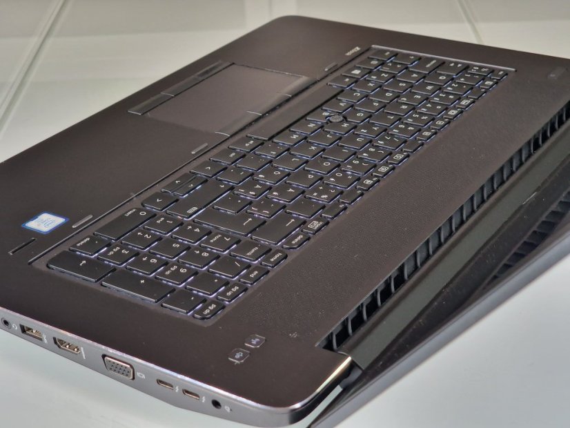 Laptop HP ZBook 17 G3 Refurbished - GARANTIE 12M | 17,3" Full HD | Intel Core i7-6820HQ | NVIDIA Quadro M3000M 4GB | 16 GB DDR4 | 512 SSD | WIN11 Pro