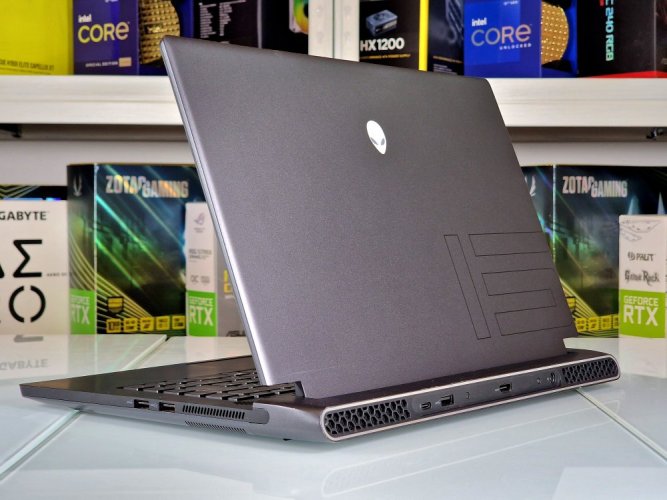 Gaming Laptop Dell Alienware M15 R6 - GARANTIE 12M | 15,6" QHD 240Hz | Intel Core i7-11800H | RTX 3060 6GB | 16GB | 1000 SSD | WIN11
