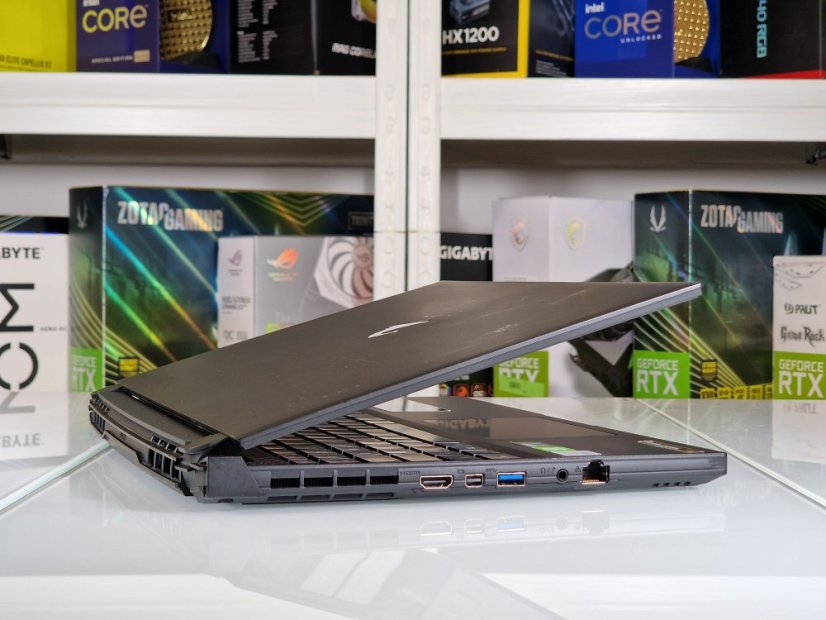 Gaming-Laptop GIGABYTE AORUS 15 • GARANTIE 12M • 15,6 240Hz • Intel Core i7-10870H • 32 GB • RTX 3080 8GB • 1000 GB SSD • WIN11