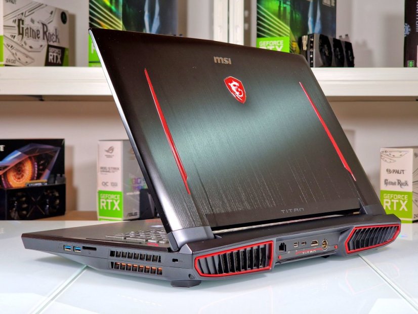 Gaming Laptop MSI TITAN GT75 EVR • GARANTIE 12M • 17,3 FHD 120Hz • Intel Core i7-7700HQ • GTX 1070 8GB • 16 GB • 256 SSD + 1 TB HDD • WIN11