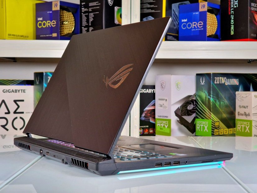 Gaming Laptop ASUS ROG Strix SCAR III G17 Gebraucht - GARANTIE 12M  | 17,3" 144 Hz | Intel Core i7-9750H | RTX 2070 8 GB | 16GB | 512 SSD +1TB | WIN11