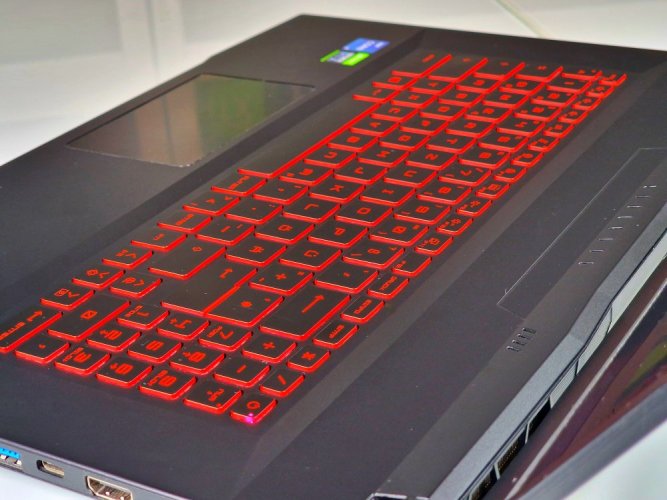 Herní notebook MSI Katana GF76 - ZÁRUKA 24M | 17,3" 144Hz | Intel Core i7-11800H | 16 GB | RTX 3050 Ti | 512GB SSD | WIN11