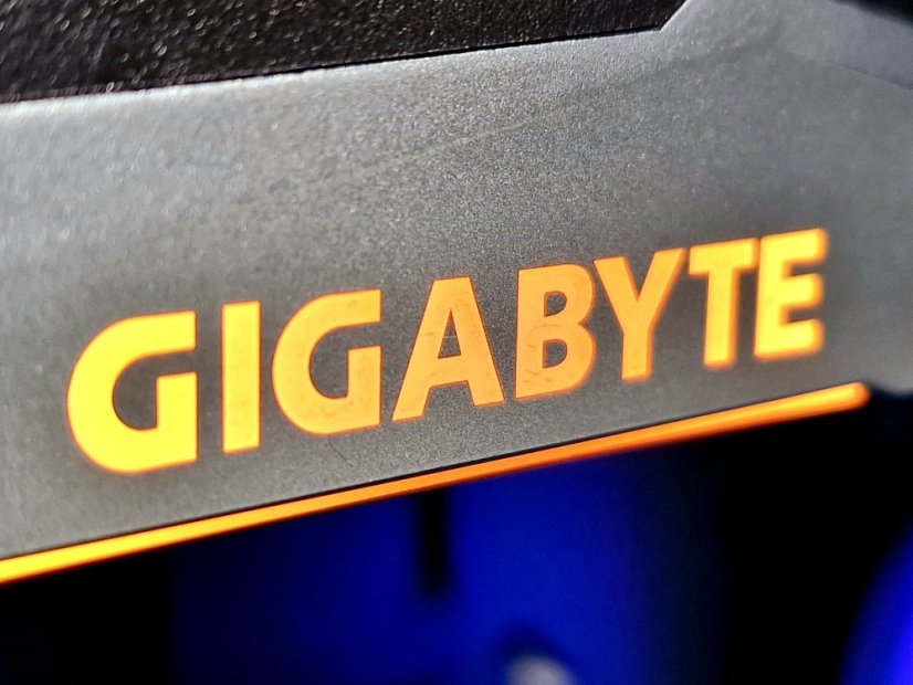 Herní PC compraider - ZÁRUKA 12M | Intel Core i5-9600KF+vodní chlazení AORUS 360 | RTX 3070 8GB | 16 GB | 512 SSD