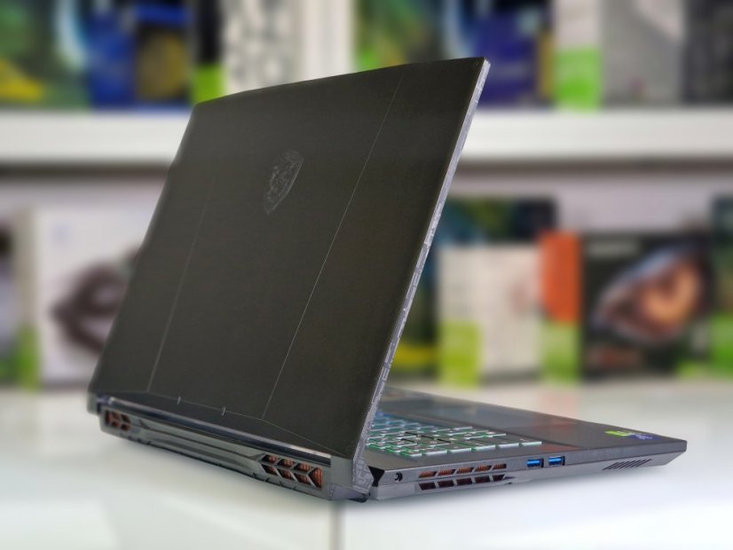 Gaming Laptop MSI KATANA 17 HX • GARANTIE 24M • 17,3 144 Hz • Intel Core i7-14650HX • RTX 5070 8GB • 16GB DDR5 • 1000 SSD • WIN11