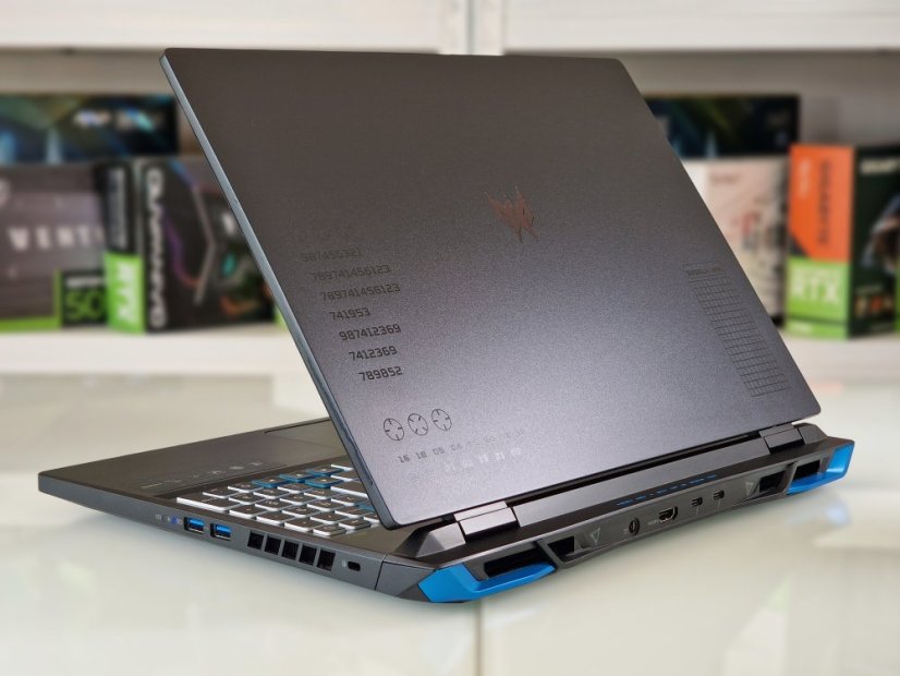 Herný notebook Acer Predator Helios 300 • ZÁRUKA 12M • 15,6 165Hz • Intel Core i7-12700H • RTX 3070 Ti 8GB • 32GB DDR5 • 1TB SSD • WIN11