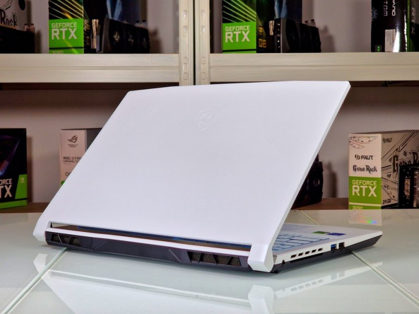 Gaming-Laptop MSI SWORD 15 Gebraucht - GARANTIE 24M | 15,6" 144Hz | Intel Core i5-12450H| RTX 4050 6GB | 16GB DDR5 | 512 SSD | WIN11