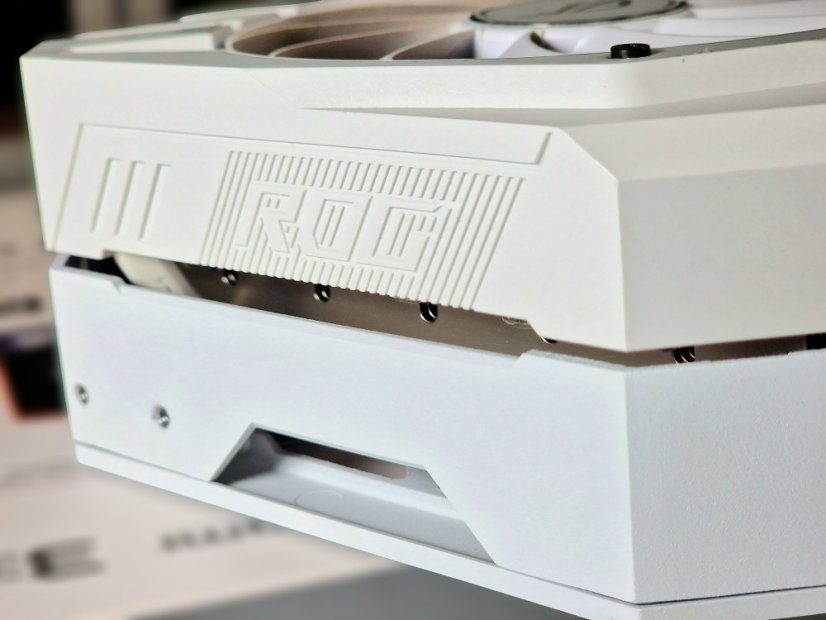 Carte graphique ASUS ROG Strix GeForce RTX 3080 White OC Edition 10Go  • GARANTIE 12M