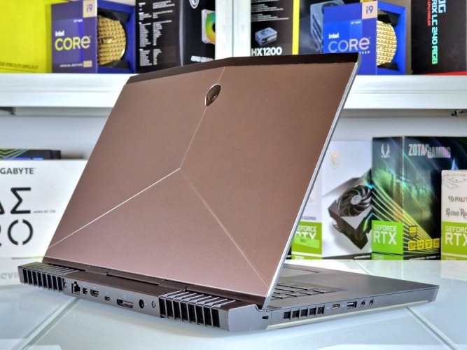 Laptop gamingowy Dell Alienware M15 R3 — GWARANCJA 12M | 15,6" FullHD | Intel Core i7-7700HQ | GTX 1070 8GB | 16GB | 256 SSD + 1TB HDD | WIN11