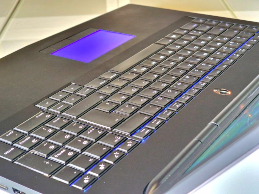 Gaming Laptop Dell Alienware 17 R3 Gebraucht - GARANTIE 12M | 17,3" FullHD | i7-6820HK | GTX 980 8GB | 16GB | 1000 SSD | WIN11