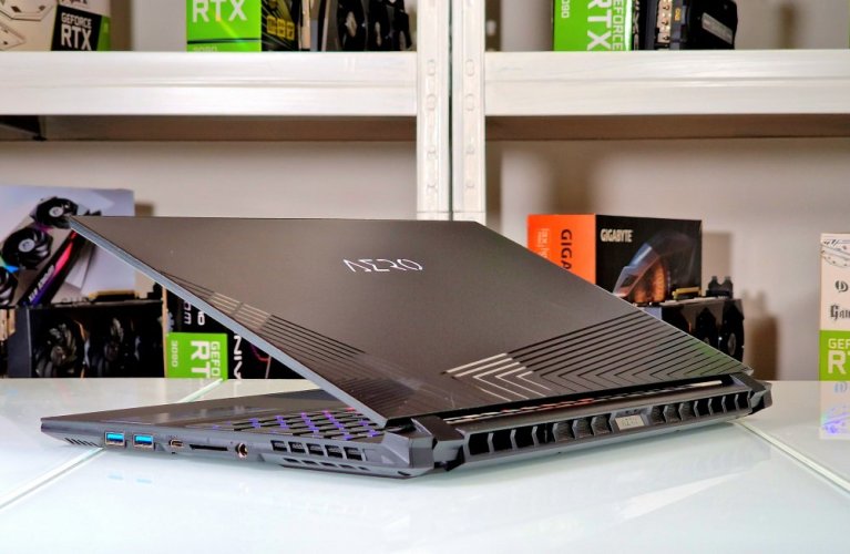 Herný notebook GIGABYTE AERO 15 OLED - ZÁRUKA 12M | 15,6" 4K OLED | Intel Core i7-10870H | 32GB | RTX 3060 6GB | 2TB SSD