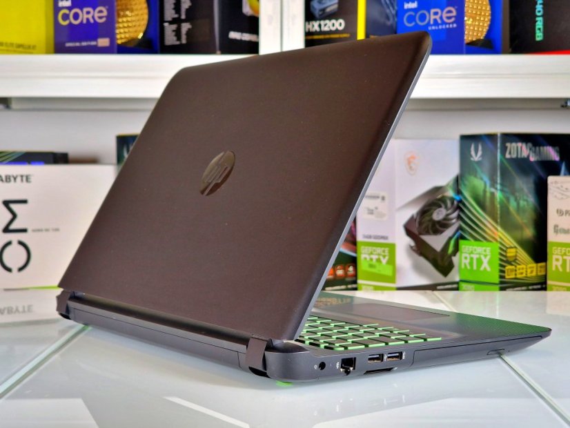 Herní notebook HP Pavilion Gaming 15 • ZÁRUKA 12M • 15,6 FHD • Intel Core i7-6700HQ • GTX 950 4GB • 16 GB • 128 SSD + 2 TB HDD • WIN11