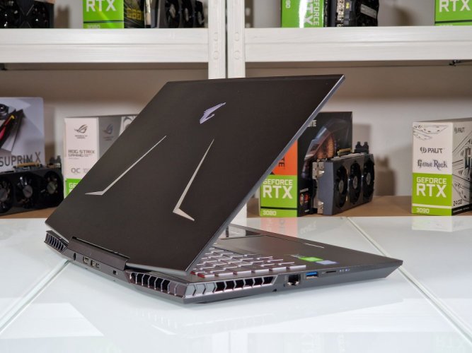 Laptop do gier GIGABYTE AORUS 15 WA - GWARANCJA 12 | 15,6" 144 Hz | Intel Core i7-9750H | 32 GB | RTX 2060 6 GB | 512 GB SSD+2TB HDD | WIN11