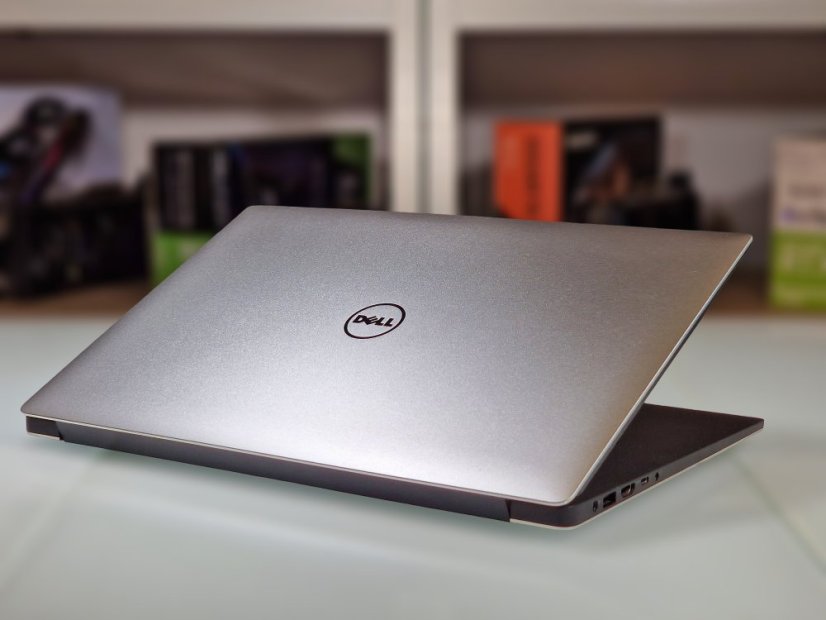 PC Portable DELL XPS 15 • GARANTIE 12M • 15,6 FHD • Intel Core i7-7700HQ • GTX 1050 4Go • 16 Go • 512 SSD • WIN11